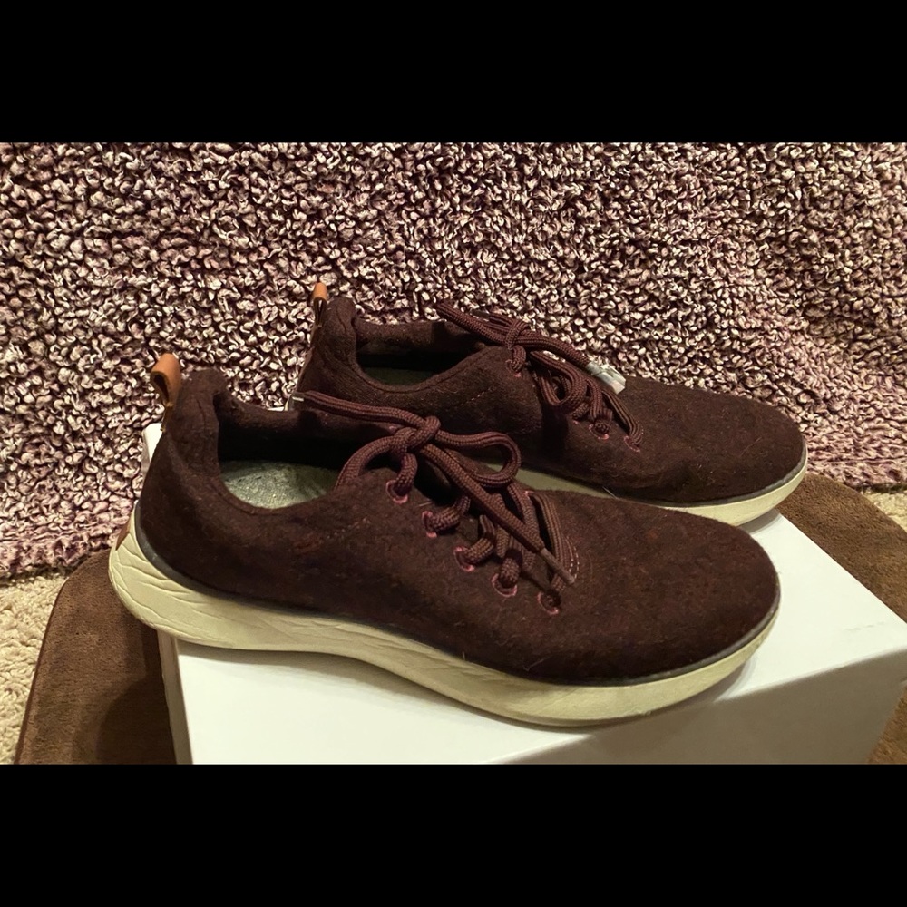 Dr. Scholl’s Free Step sneaker maroon women’s 8.5